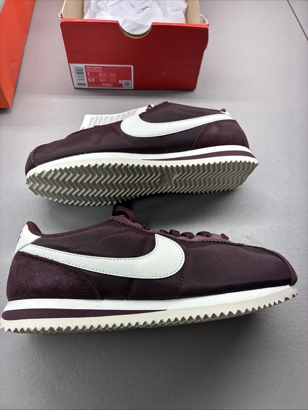 Nike Cortez Retro Women’s Burgundy Crush Sail NWT DZ2795-605 Size 7 Box No Lid